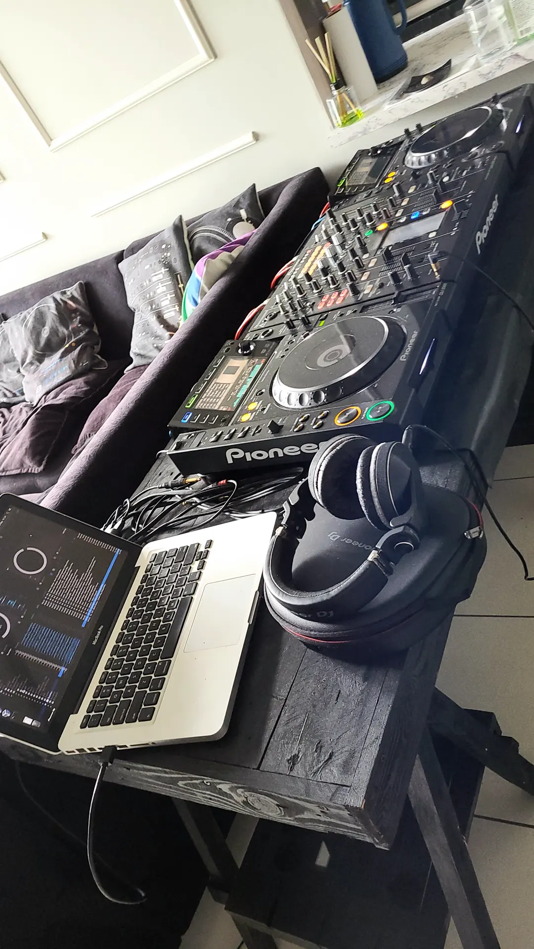 Music mentoring and consulting with Idemax