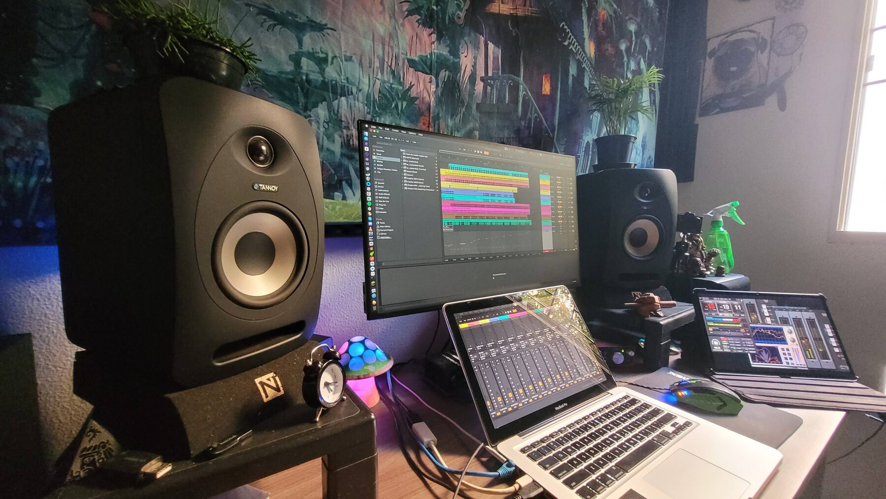 Idemax music production studio with professional equipment